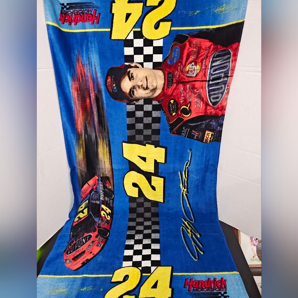 McArthur NASCAR Vintage Jeff Gordon Du Pont Hendricks Motorsports Beach Towel
